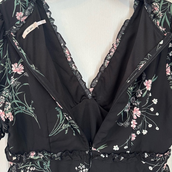FRANCESCA’S ROMPER. MI AMI FLORAL RUFFLED SHORT ROMPER. LINED. EXCELLENT COND. - Picture 13 of 14